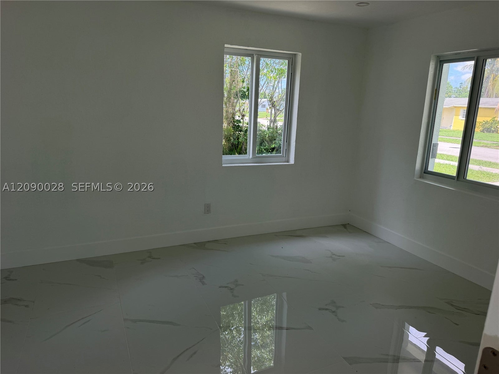 260 NE 42nd Ct