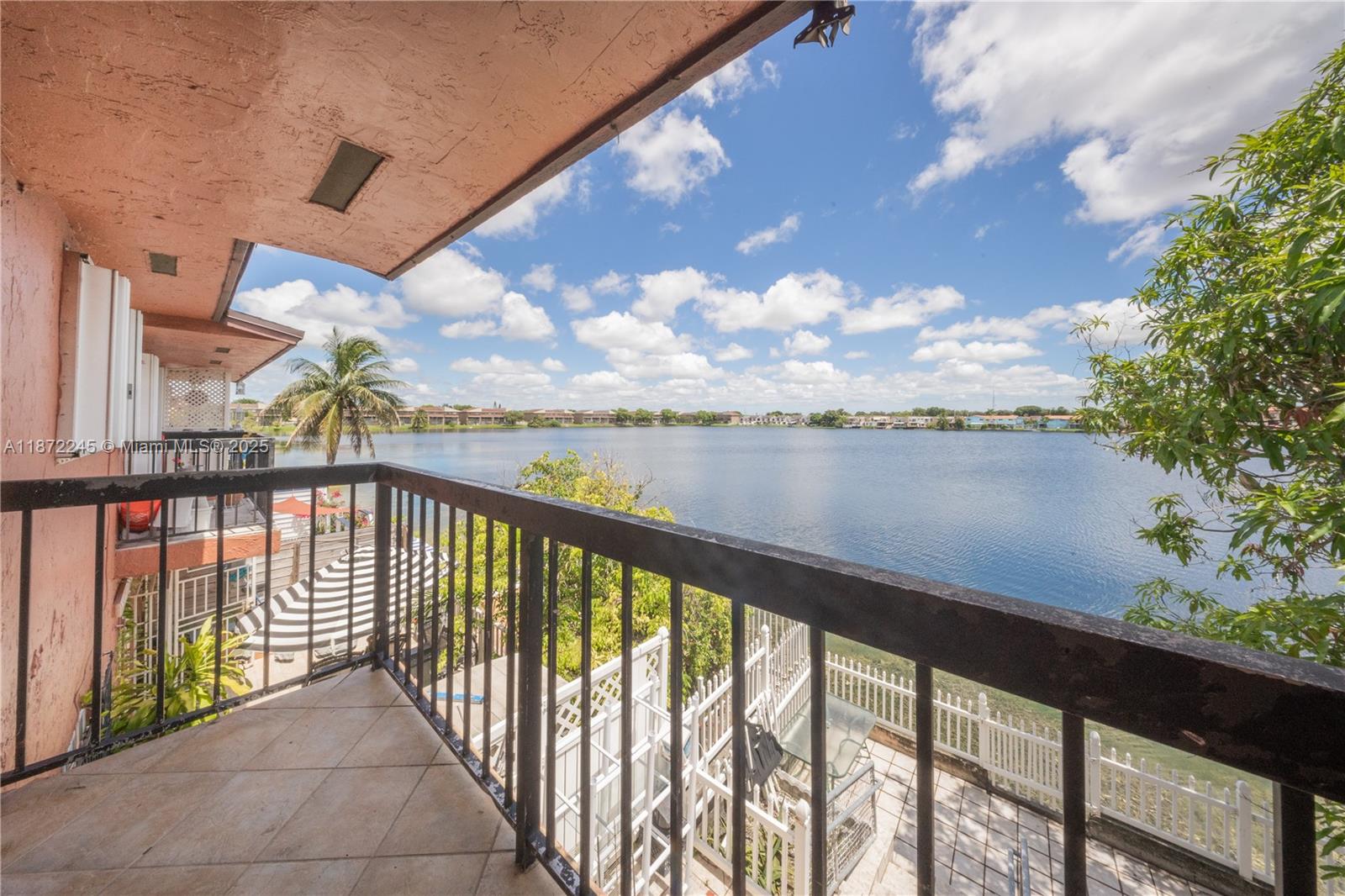 LAKEBELLE CONDO NO ONE - Residential