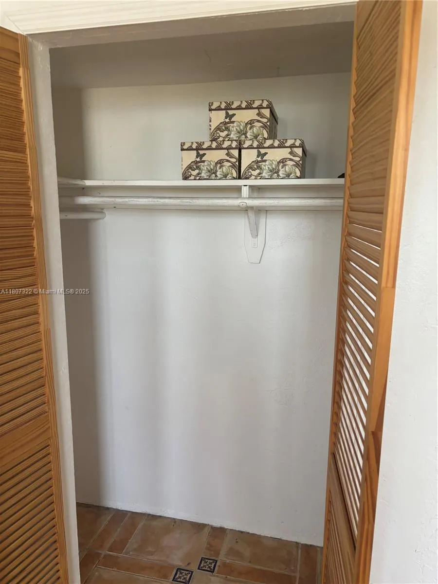 Miami Beach, Florida 33141, United States, 1 Bedroom Bedrooms, ,2 BathroomsBathrooms,Residential,Active,135460