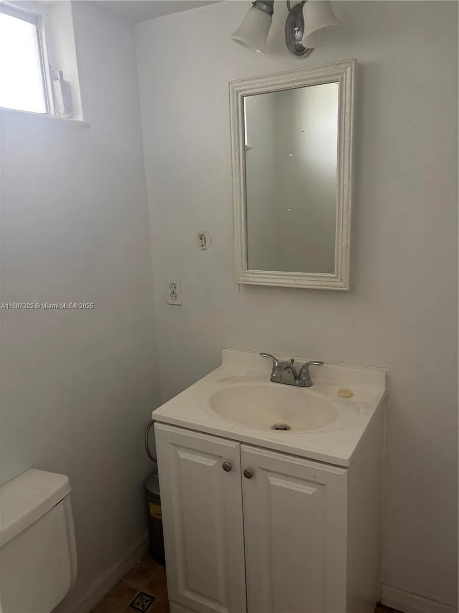 Miami Beach, Florida 33141, United States, 1 Bedroom Bedrooms, ,2 BathroomsBathrooms,Residential,Active,135460