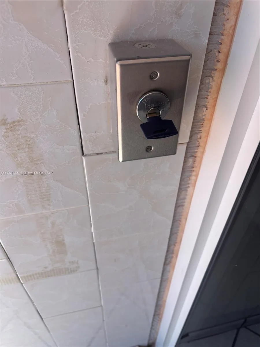 Miami Beach, Florida 33141, United States, 1 Bedroom Bedrooms, ,2 BathroomsBathrooms,Residential,Active,135460