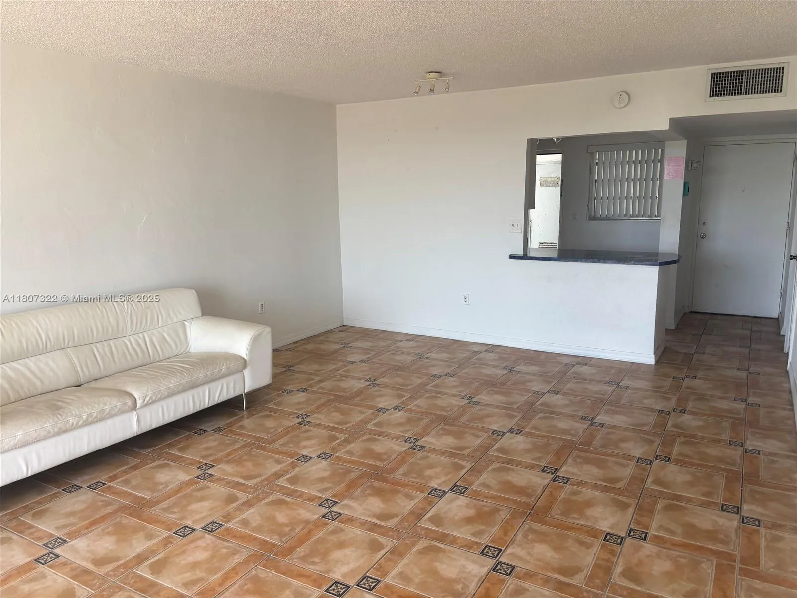 Miami Beach, Florida 33141, United States, 1 Bedroom Bedrooms, ,2 BathroomsBathrooms,Residential,Active,135460