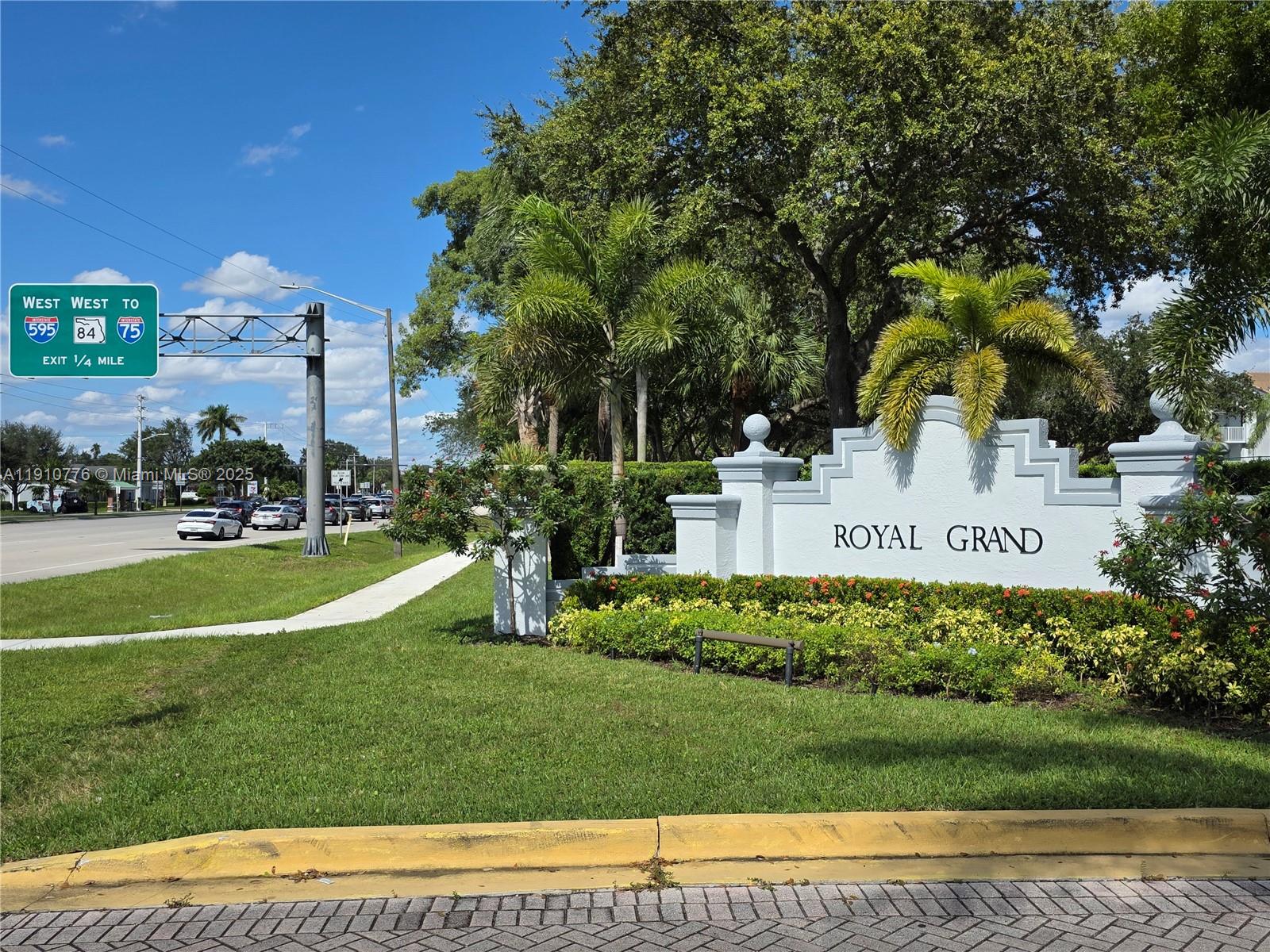 ROYAL GRAND CONDO - Residential