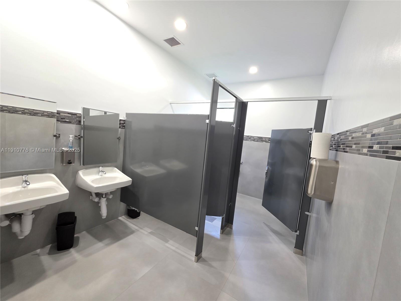 ROYAL GRAND CONDO - Residential