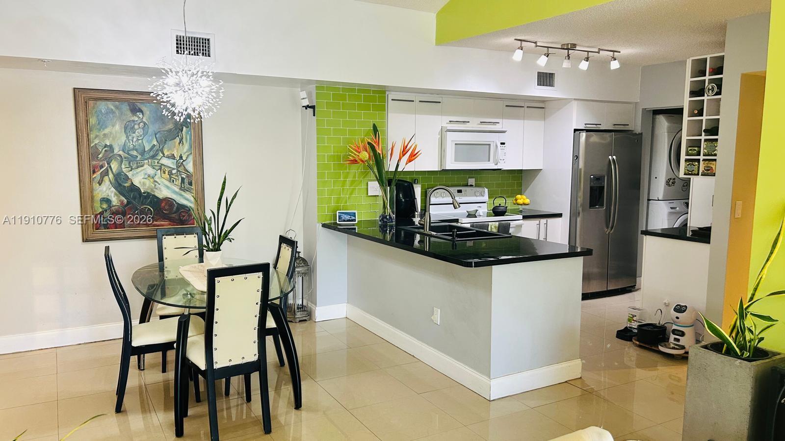 ROYAL GRAND CONDO - Residential