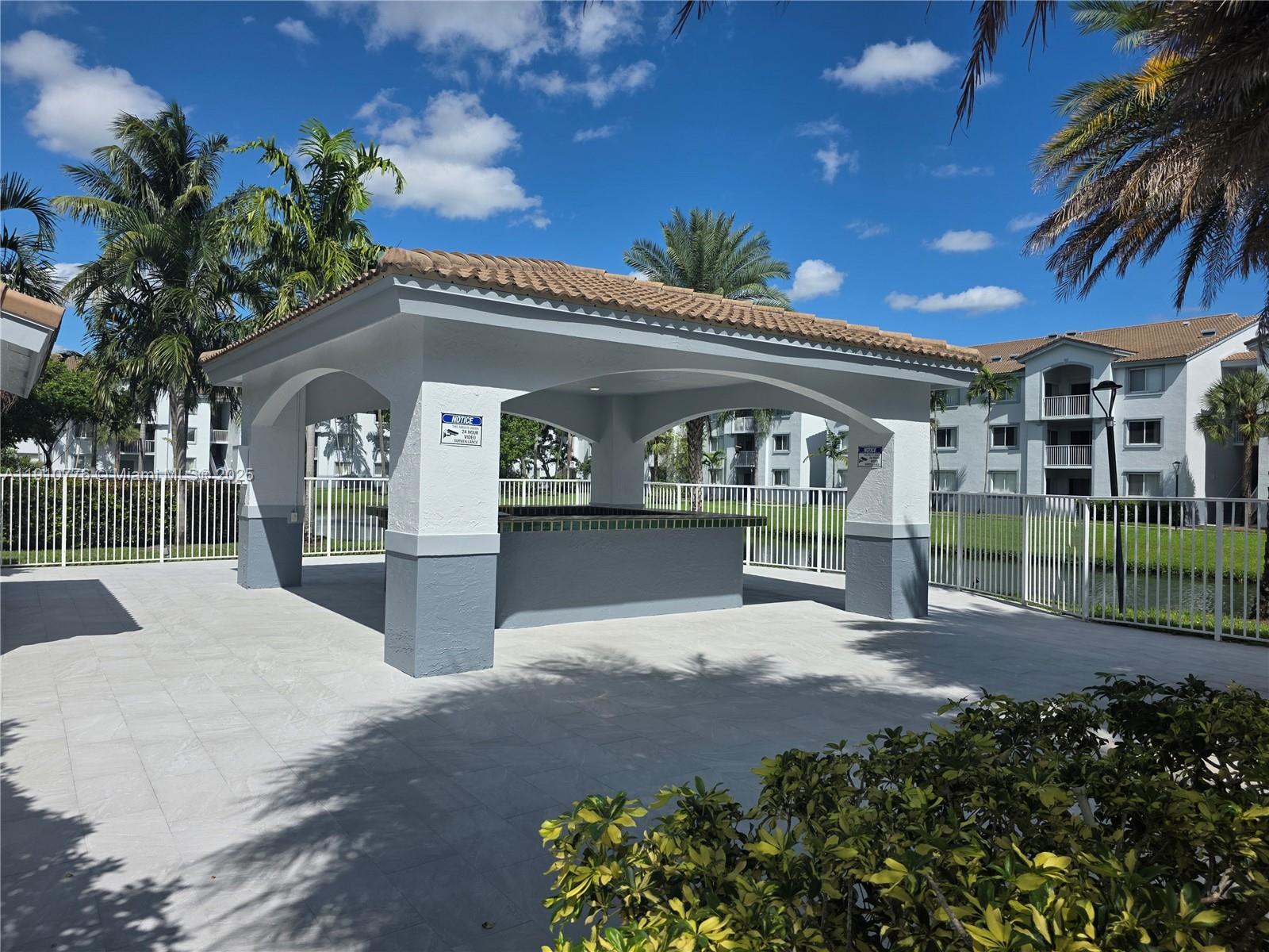 ROYAL GRAND CONDO - Residential