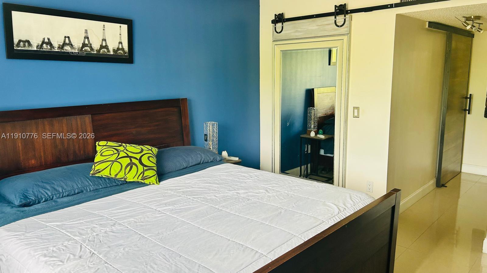 ROYAL GRAND CONDO - Residential