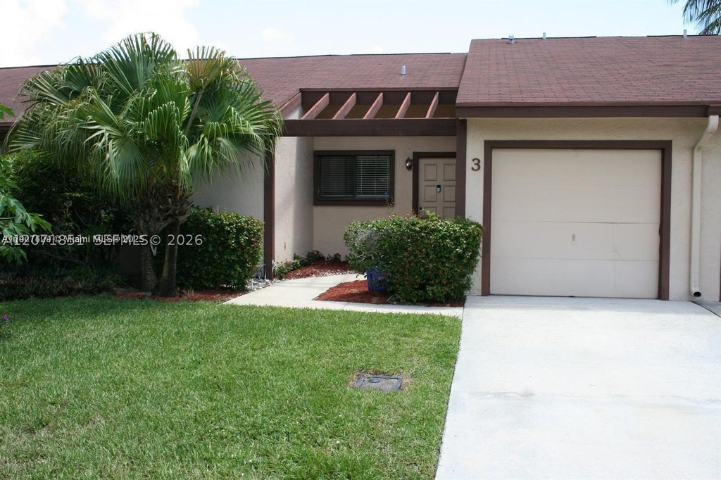 Photo of 3 Finsbury Ln, Boynton Beach, FL 33426 (MLS # A12071851)