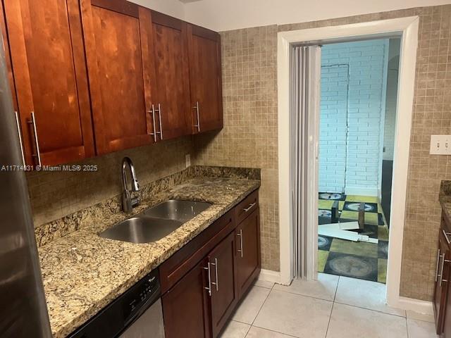 600 SW 28th Way