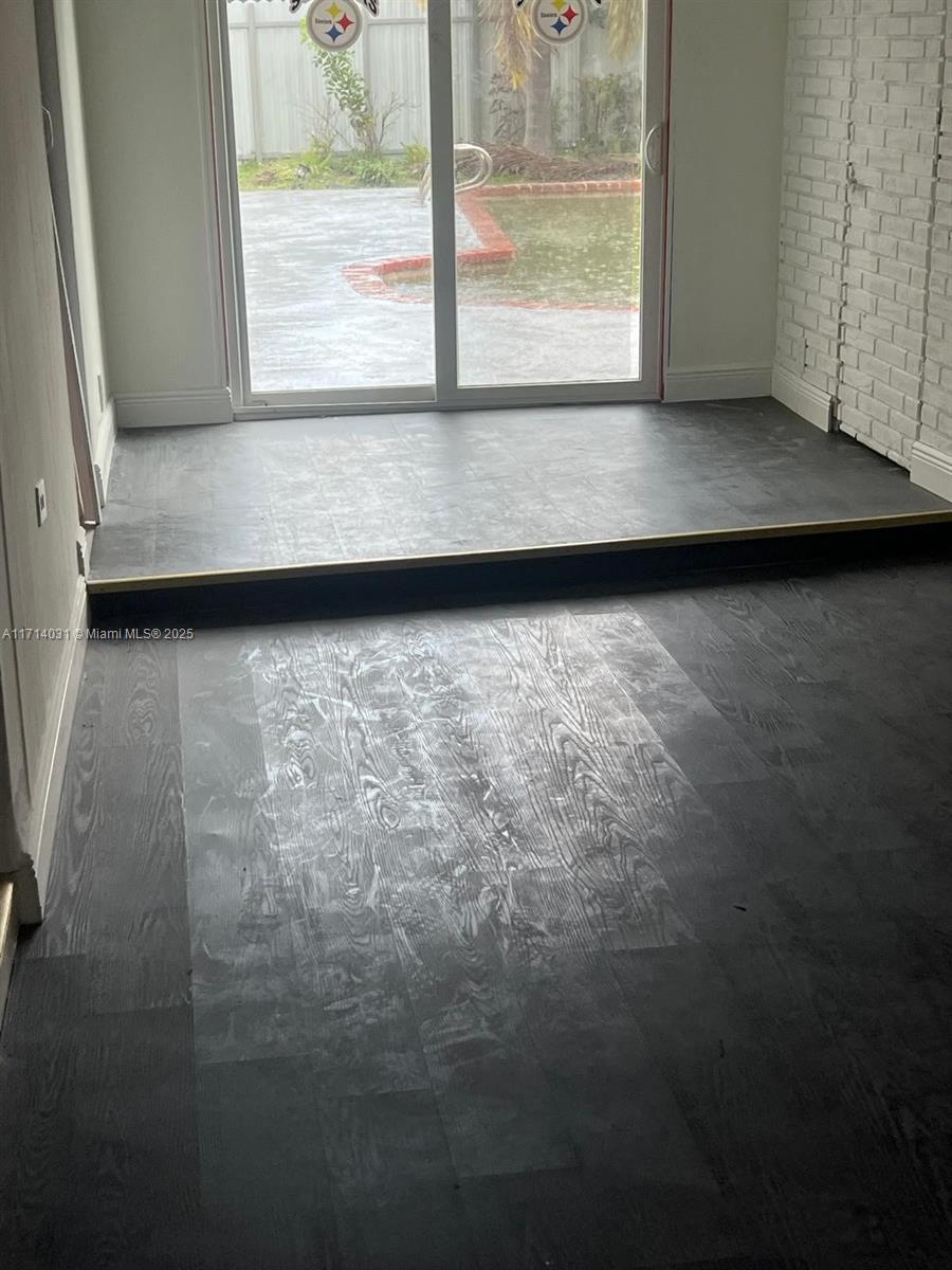 PARK PLAZA - Residential