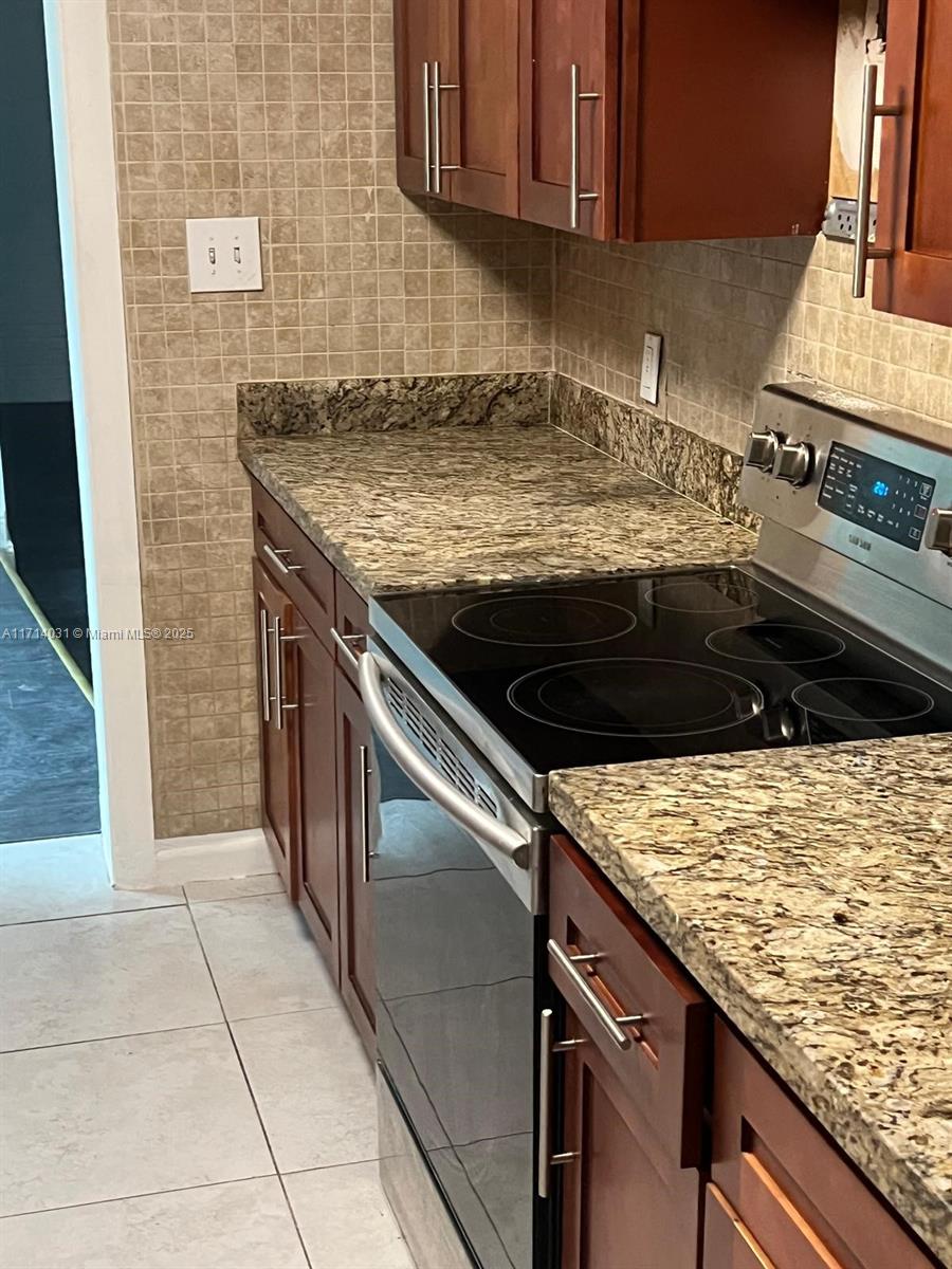 PARK PLAZA - Residential