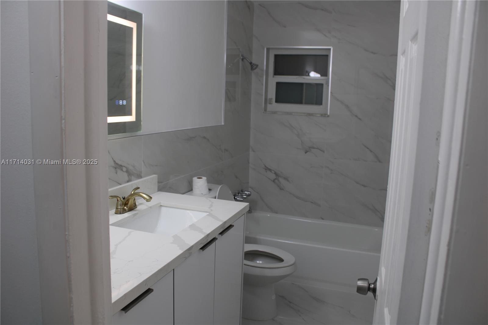 PARK PLAZA - Residential