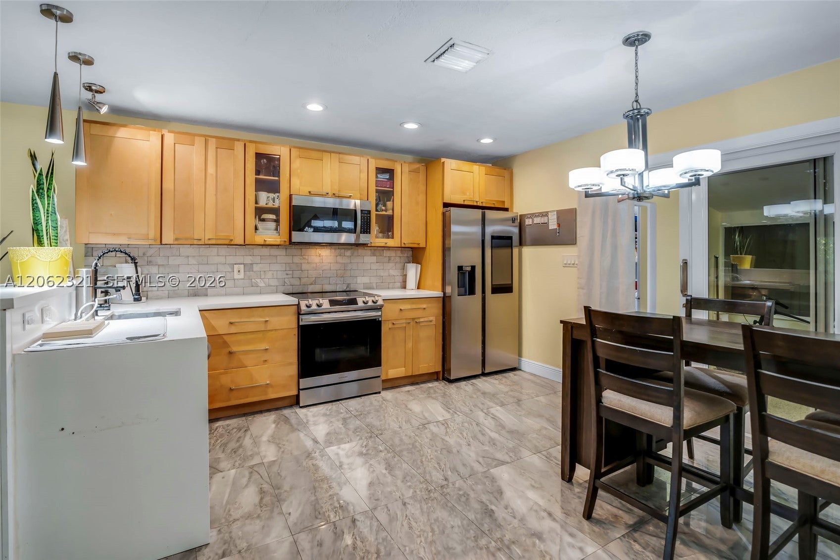 2115 NE 15th Ave