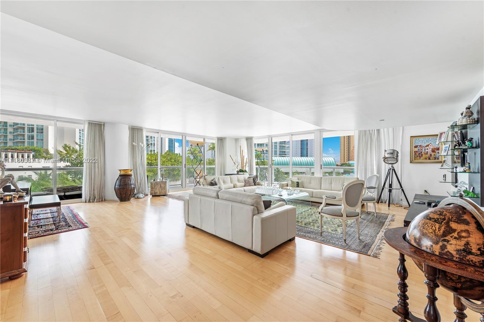 OCEANIA V CONDO - Residential