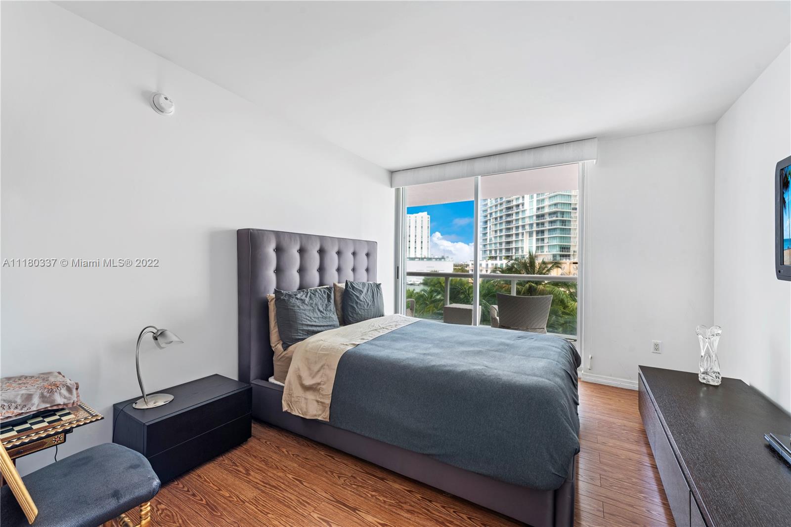 OCEANIA V CONDO - Residential