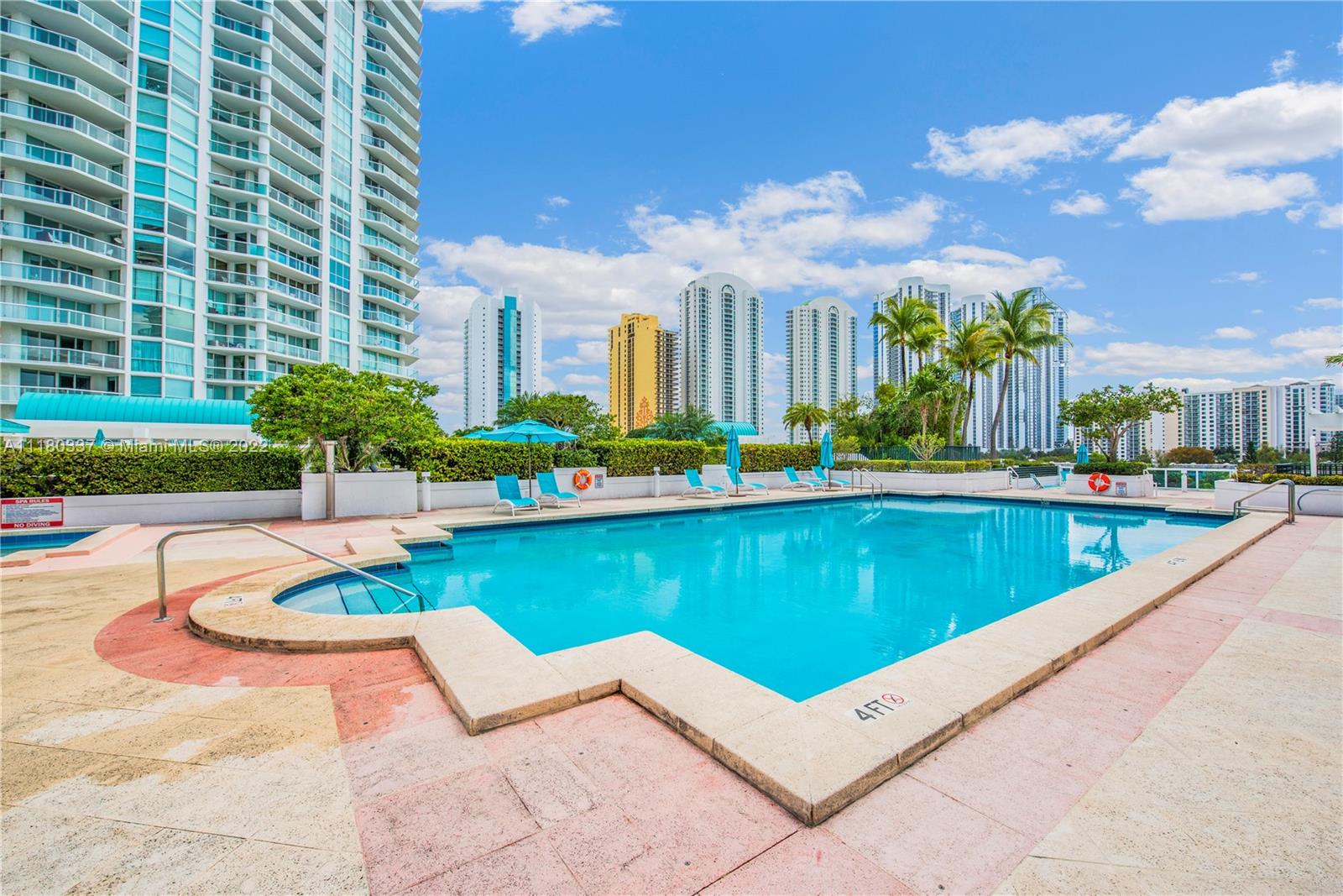 OCEANIA V CONDO - Residential