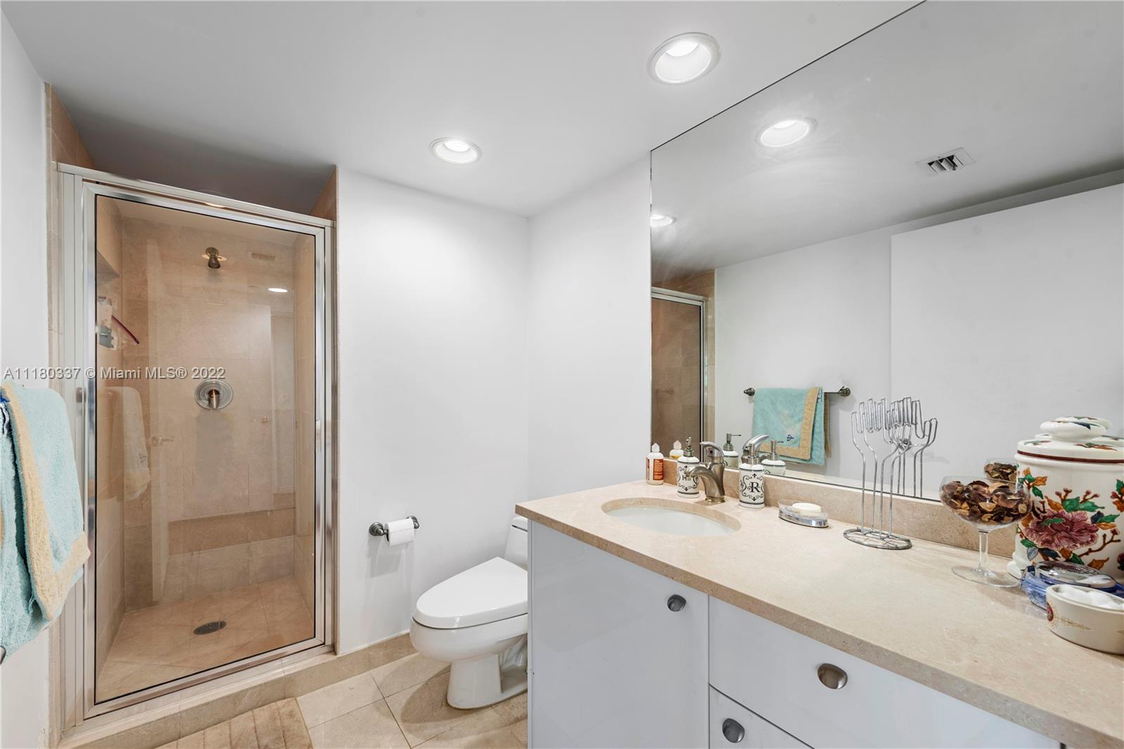 OCEANIA V CONDO - Residential