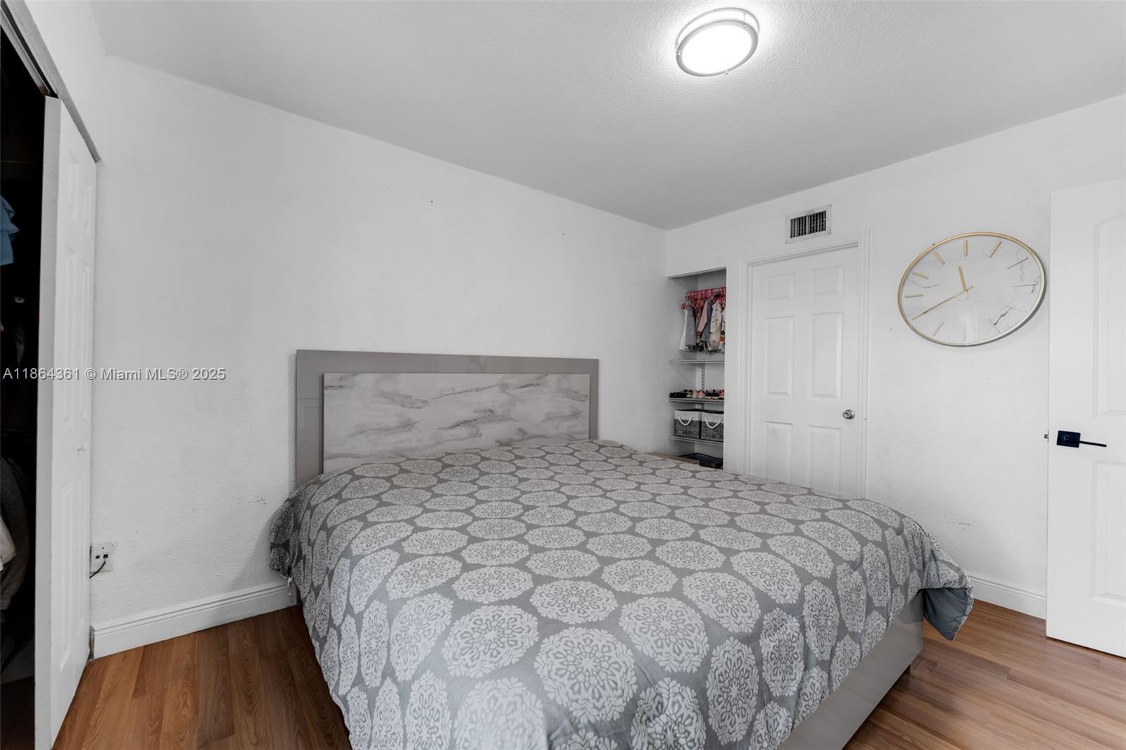 LUXURY CORAL LIVING CONDO - Residential