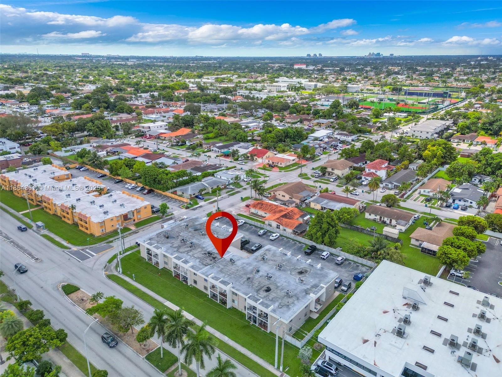 LUXURY CORAL LIVING CONDO - Residential