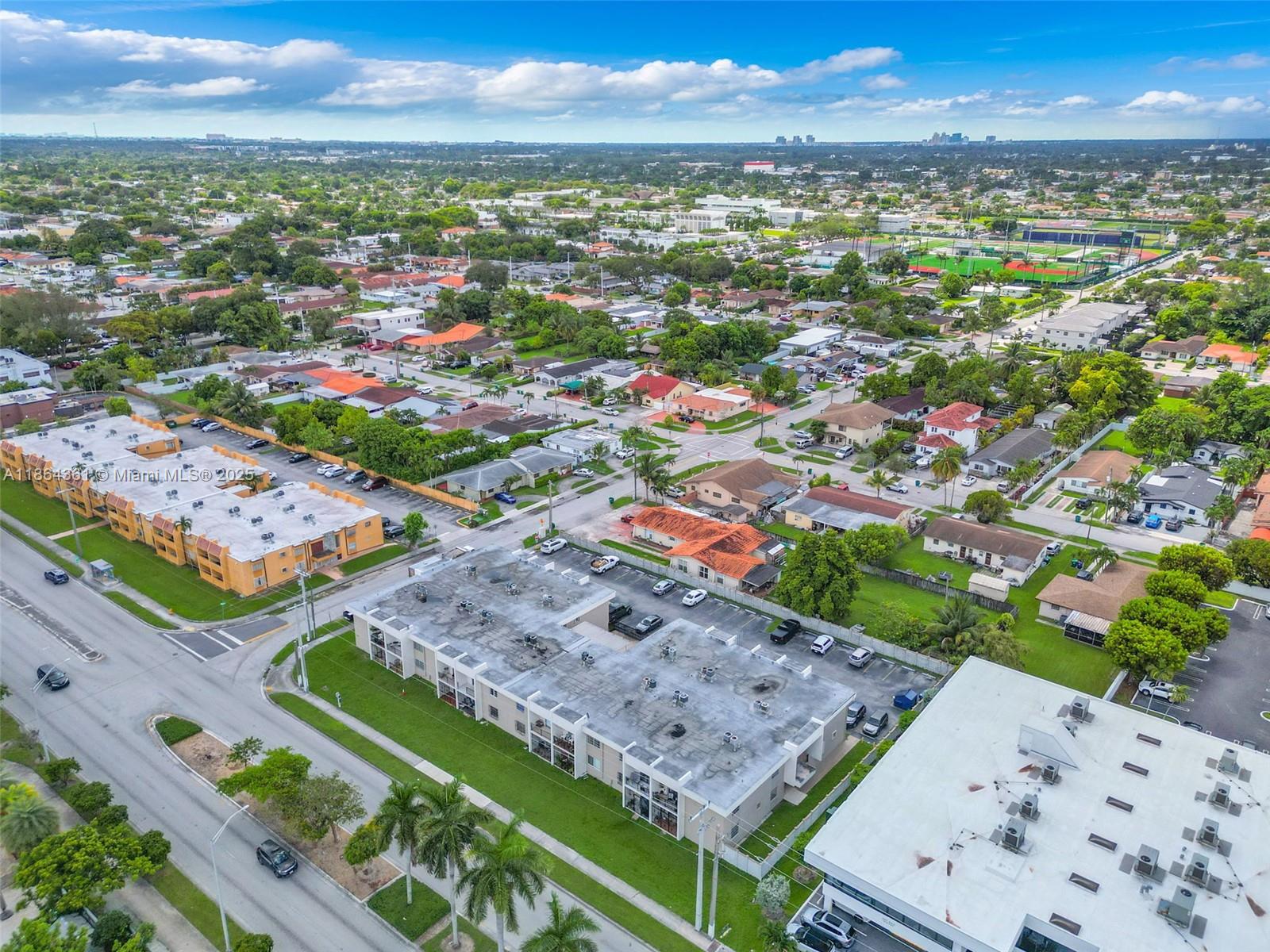LUXURY CORAL LIVING CONDO - Residential