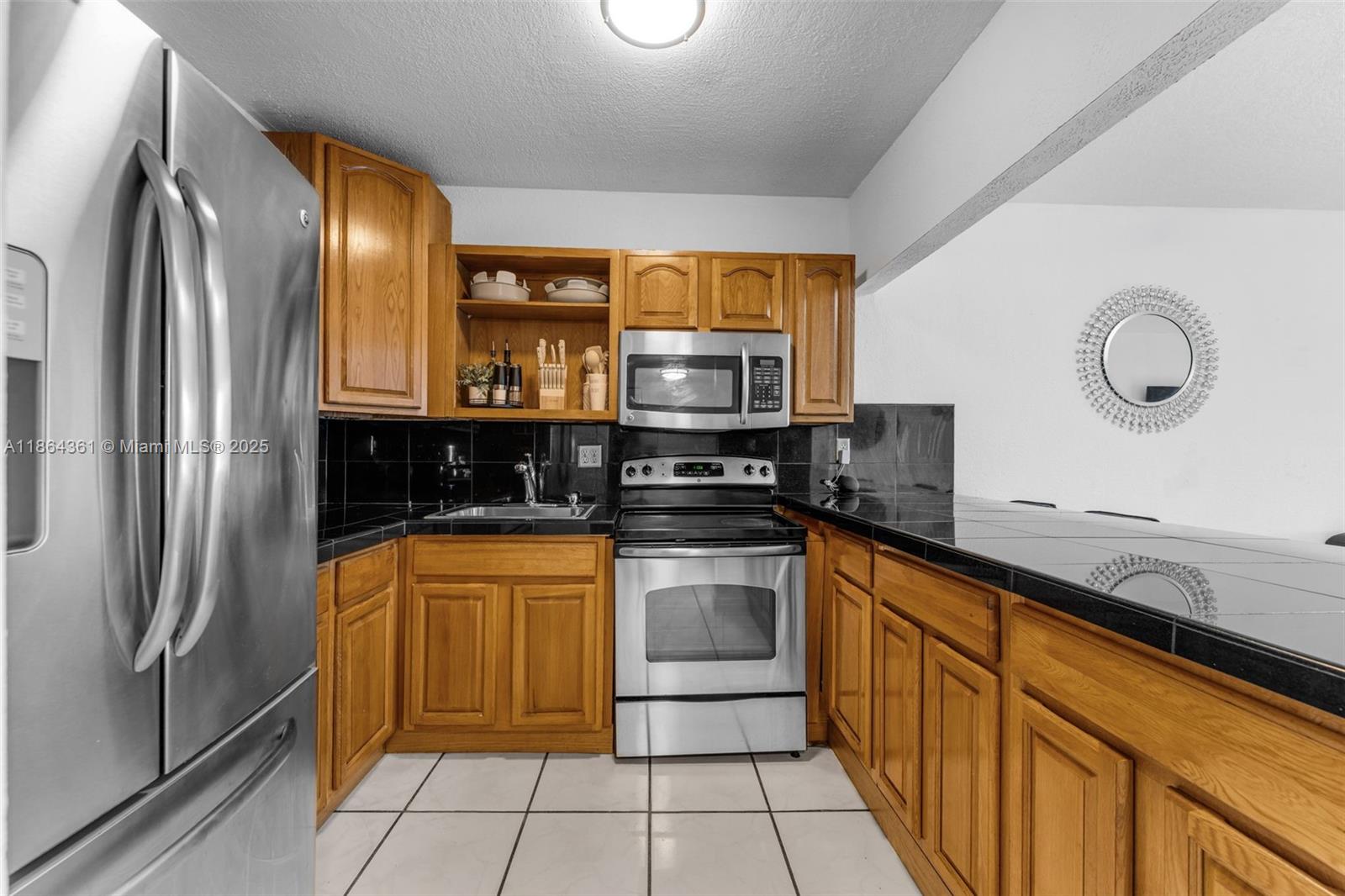 LUXURY CORAL LIVING CONDO - Residential