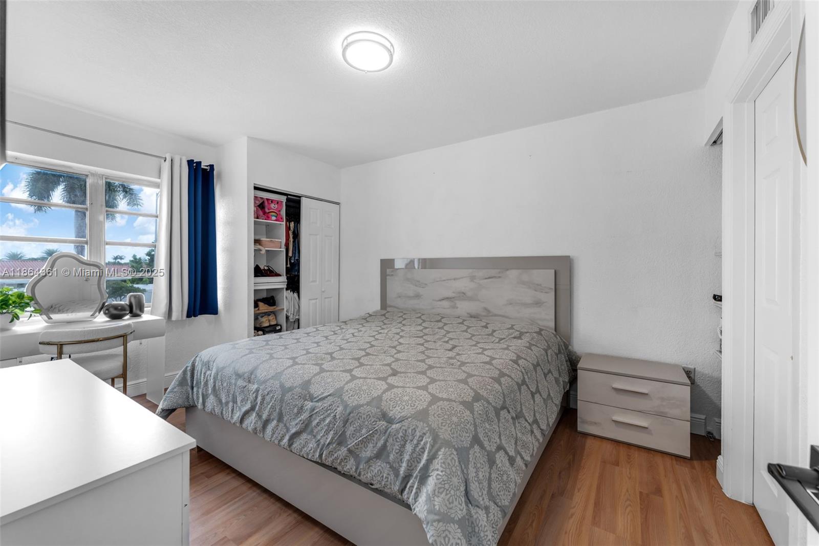 LUXURY CORAL LIVING CONDO - Residential