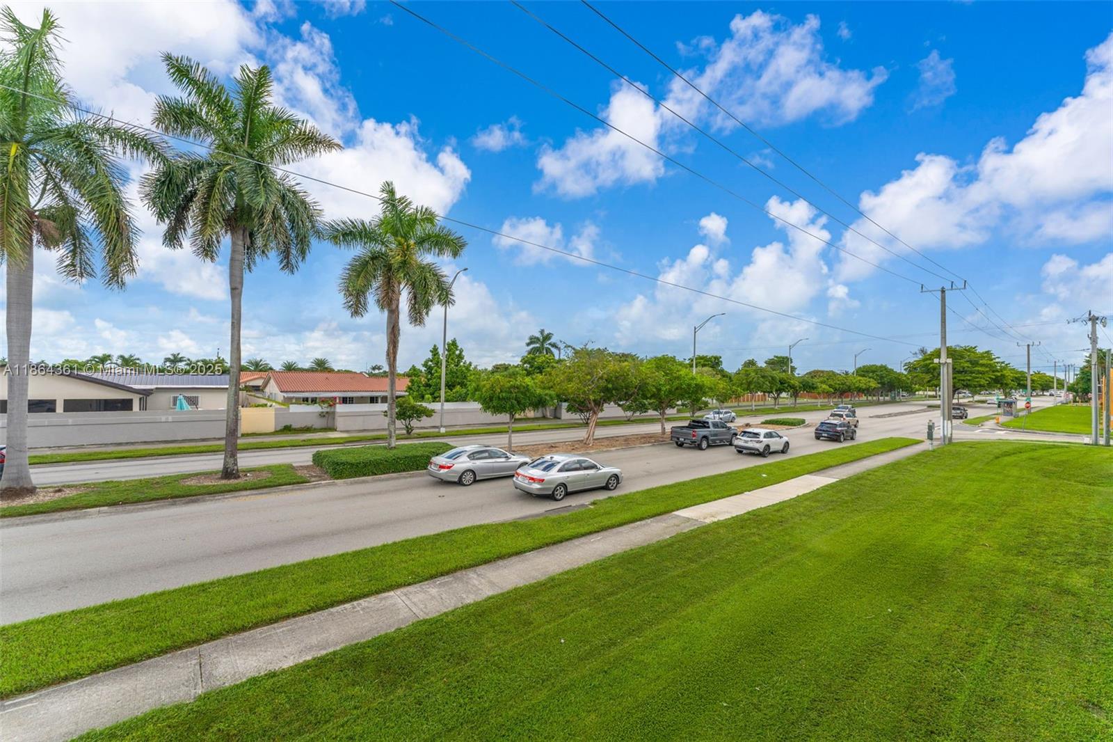 LUXURY CORAL LIVING CONDO - Residential