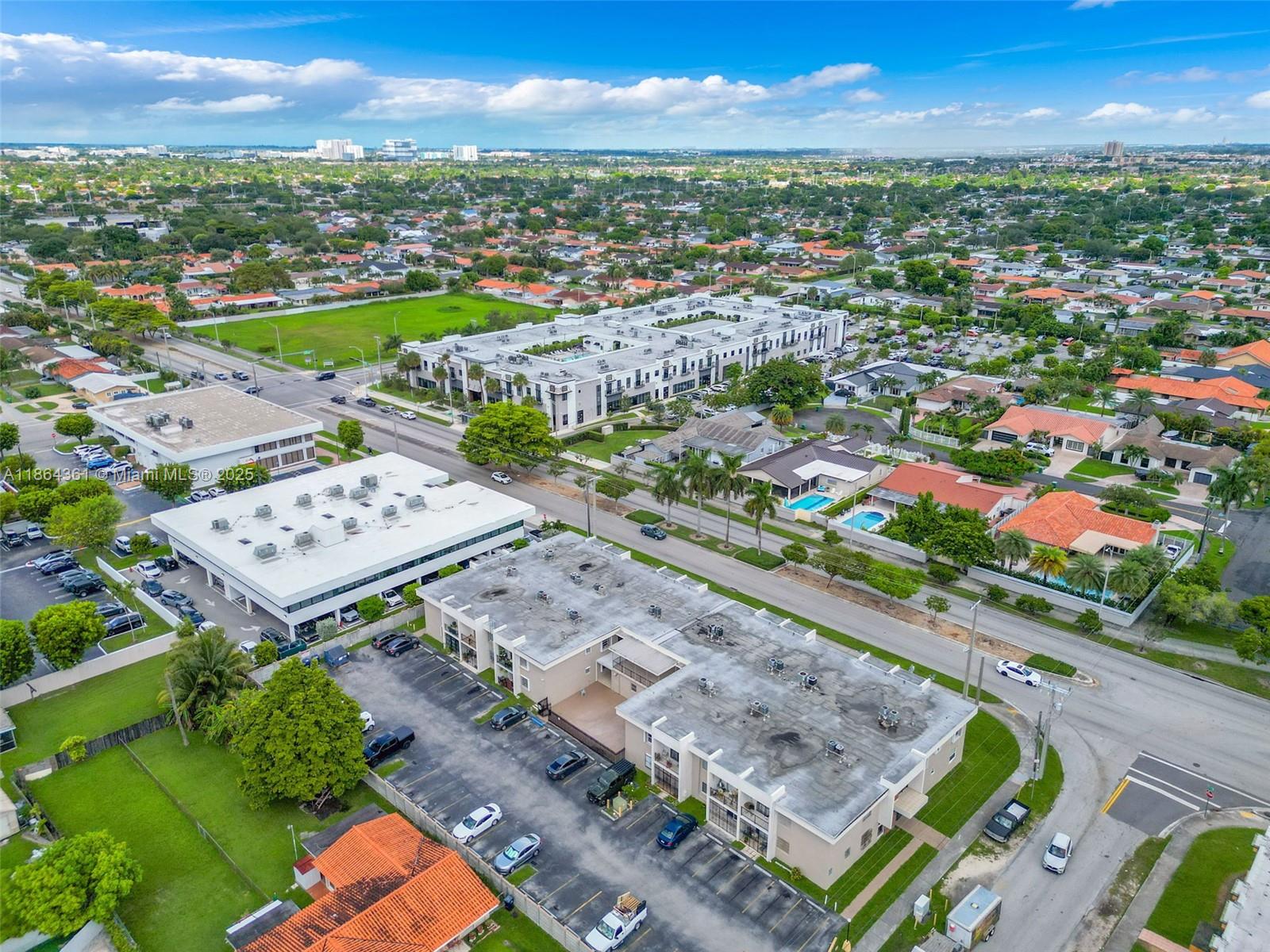 LUXURY CORAL LIVING CONDO - Residential