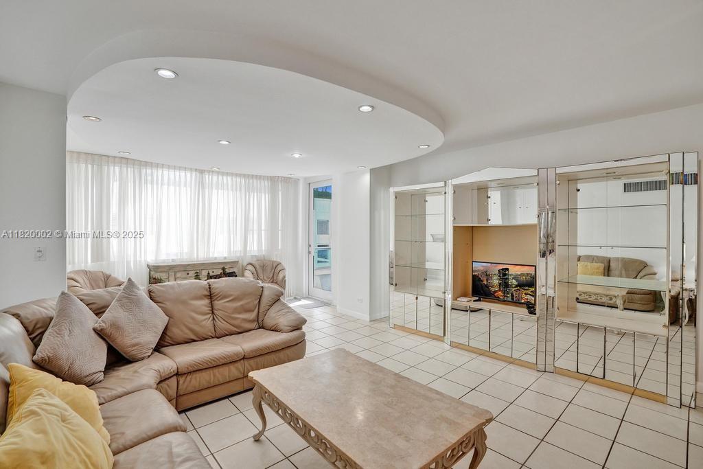 THE CARRIAGE CLUB NORTH C - Residential