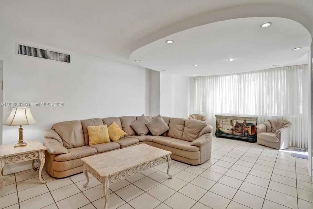 THE CARRIAGE CLUB NORTH C - Residential