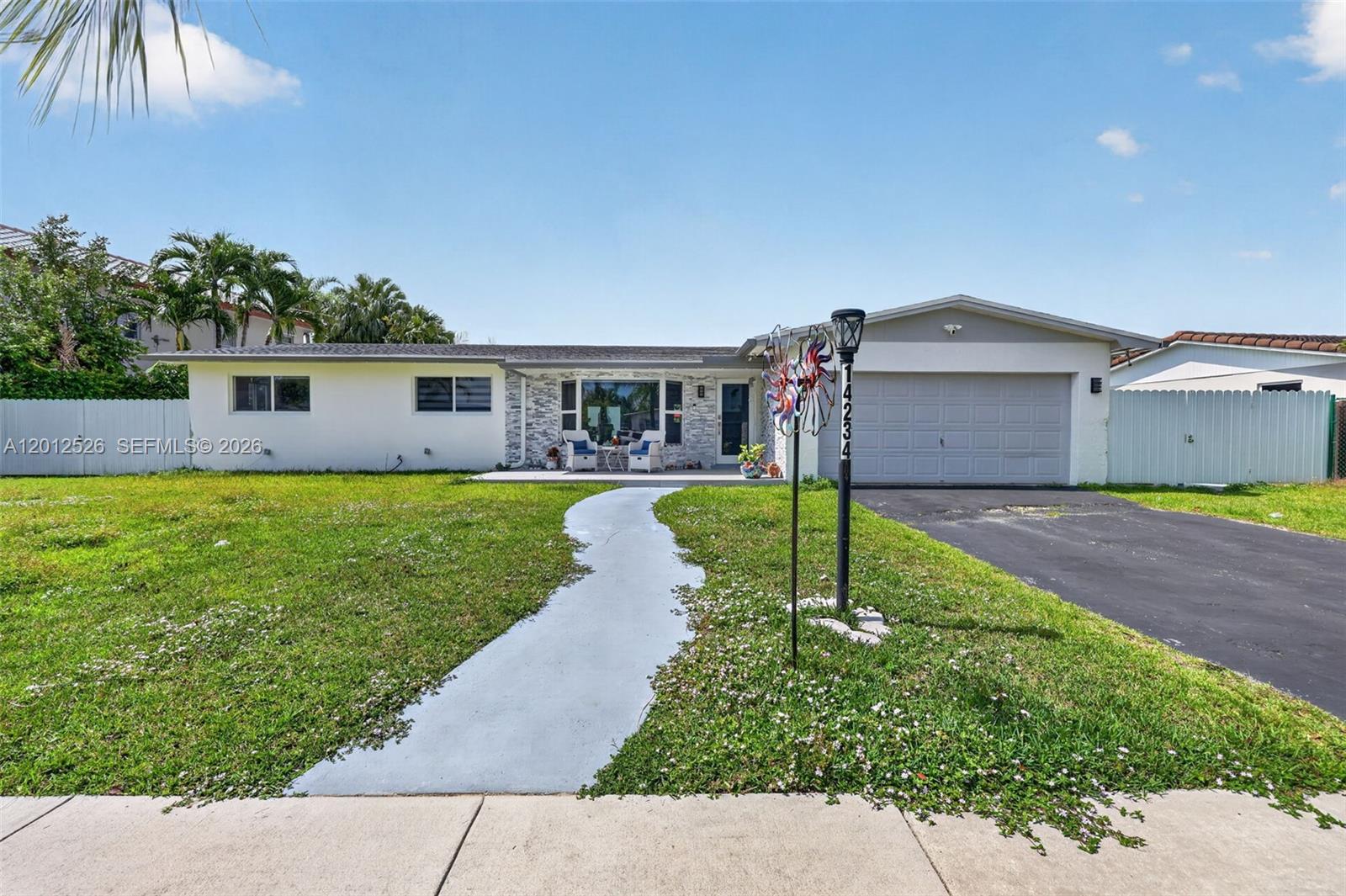KENDALE LAKES SEC EIGHT - Residential