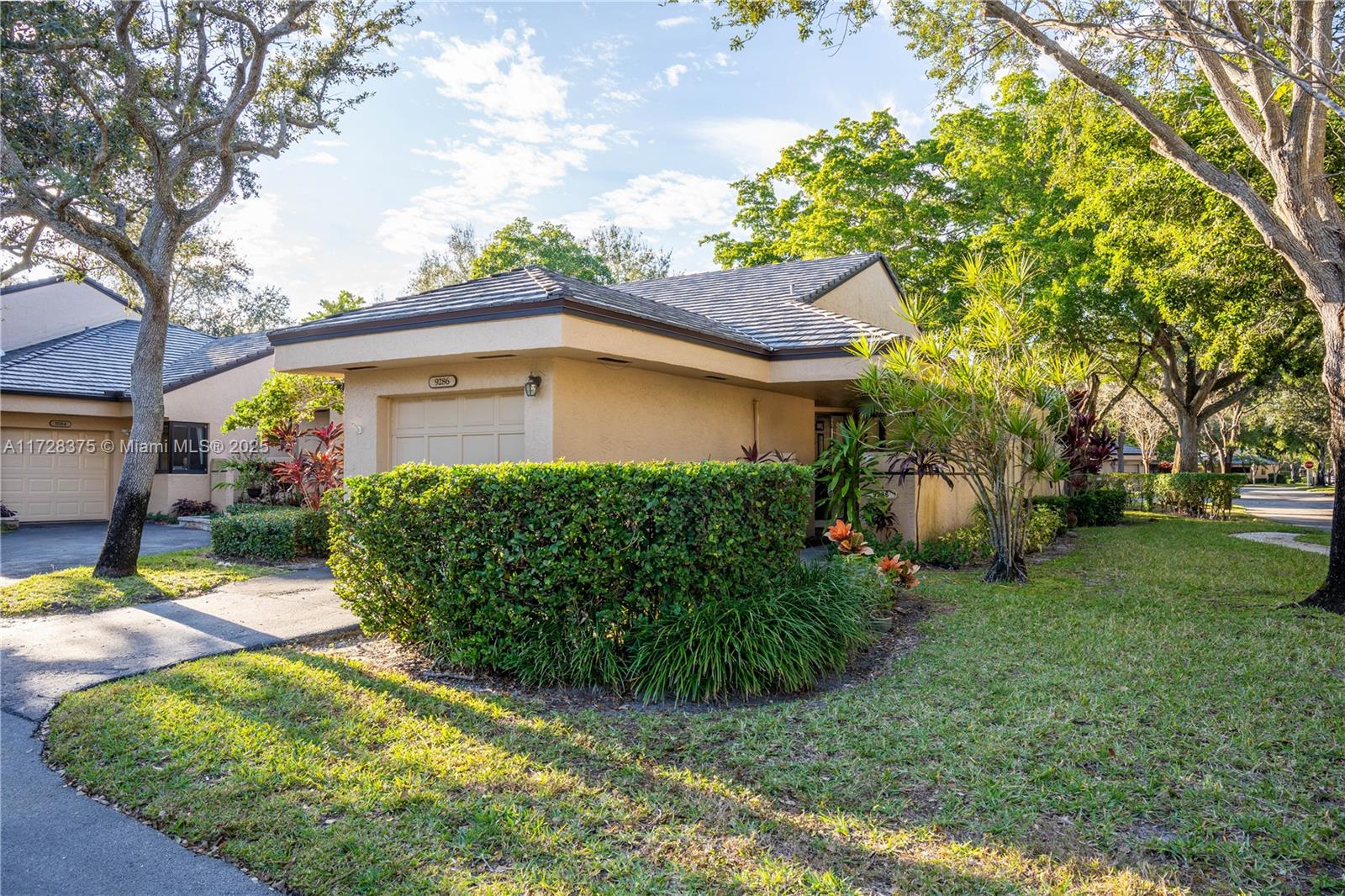 9286 N Chelsea Dr N 9286
