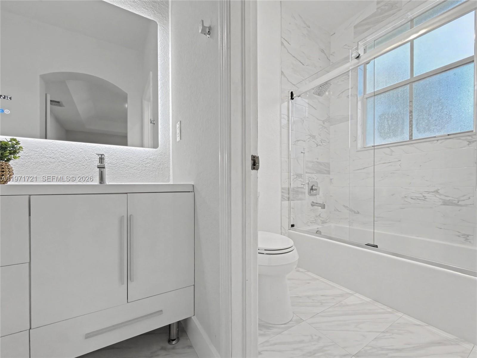 ISLANDS AT DORAL 1ST ADDN - Residential