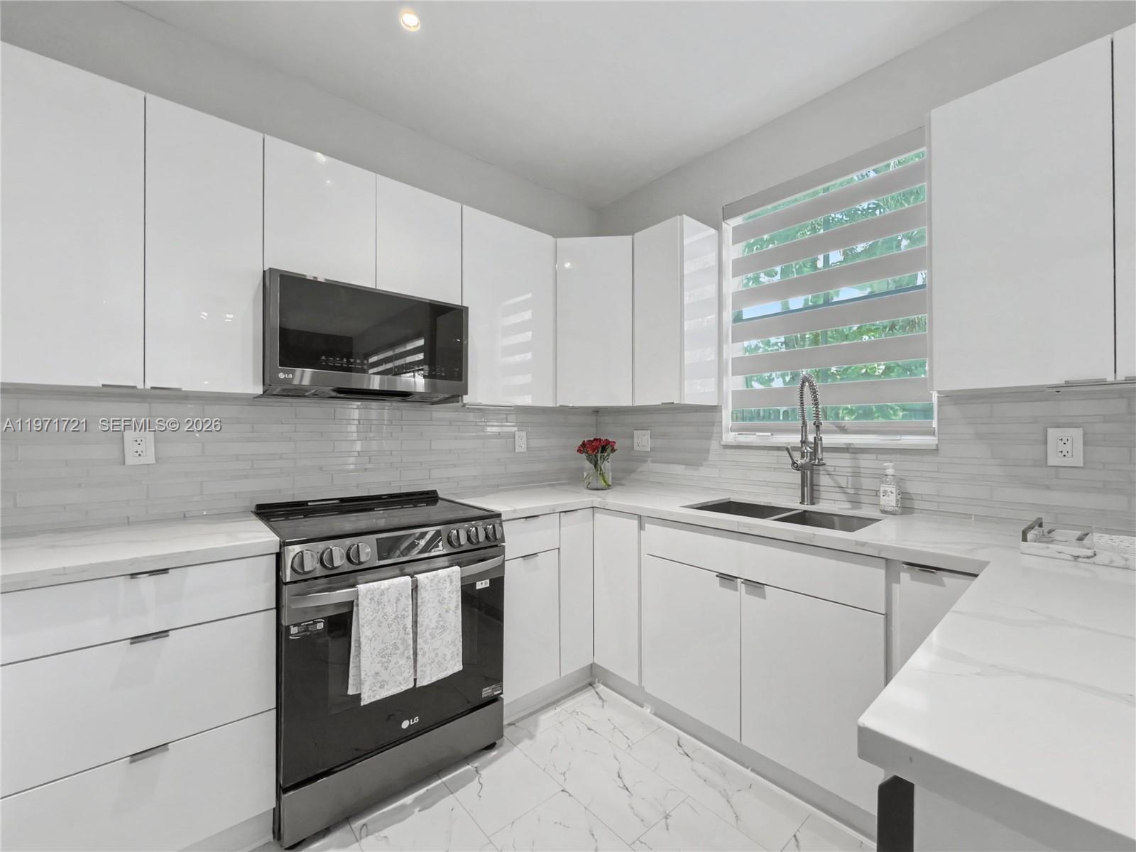 ISLANDS AT DORAL 1ST ADDN - Residential