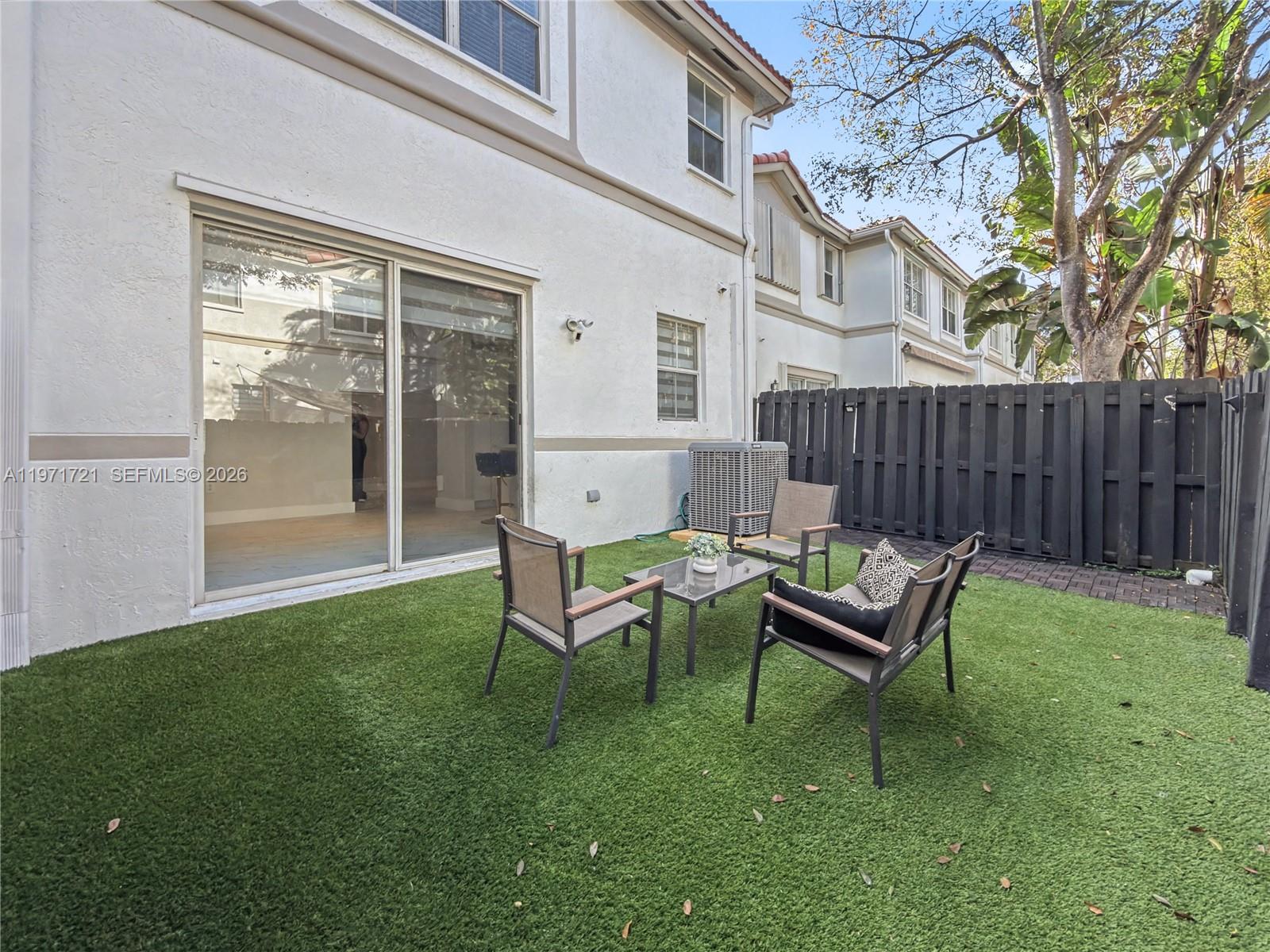 ISLANDS AT DORAL 1ST ADDN - Residential