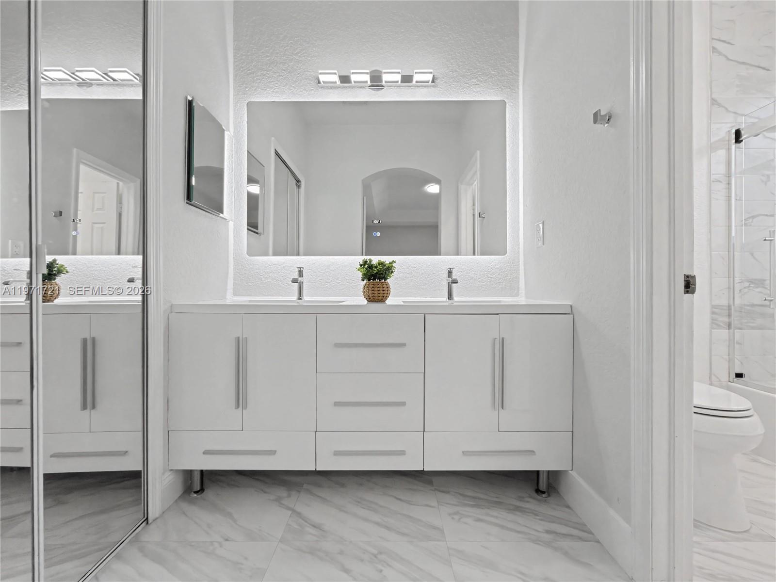 ISLANDS AT DORAL 1ST ADDN - Residential