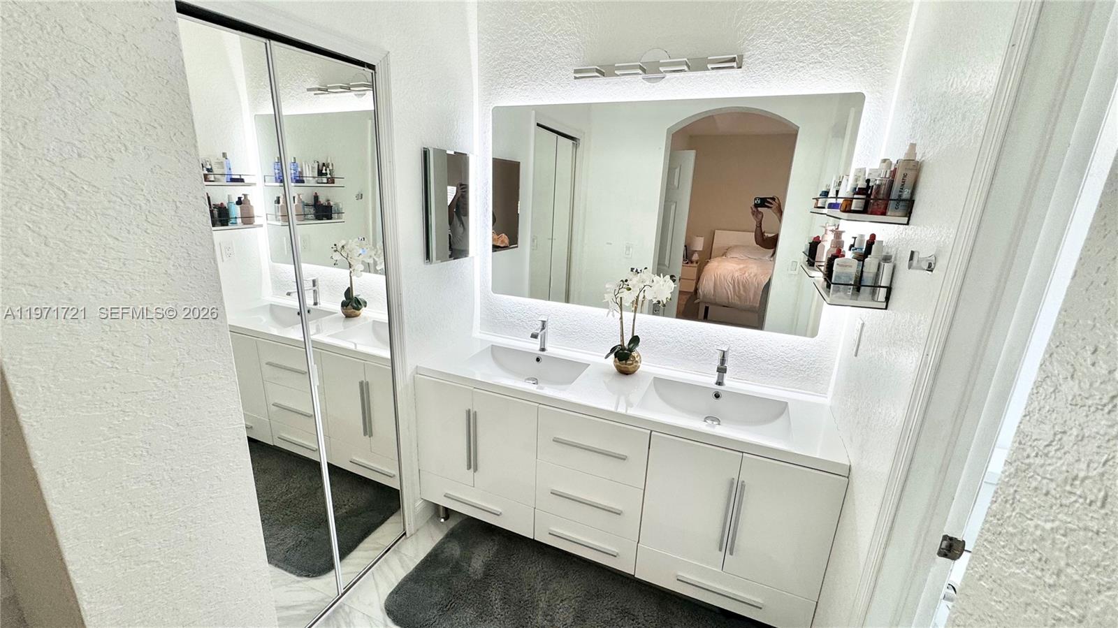 ISLANDS AT DORAL 1ST ADDN - Residential