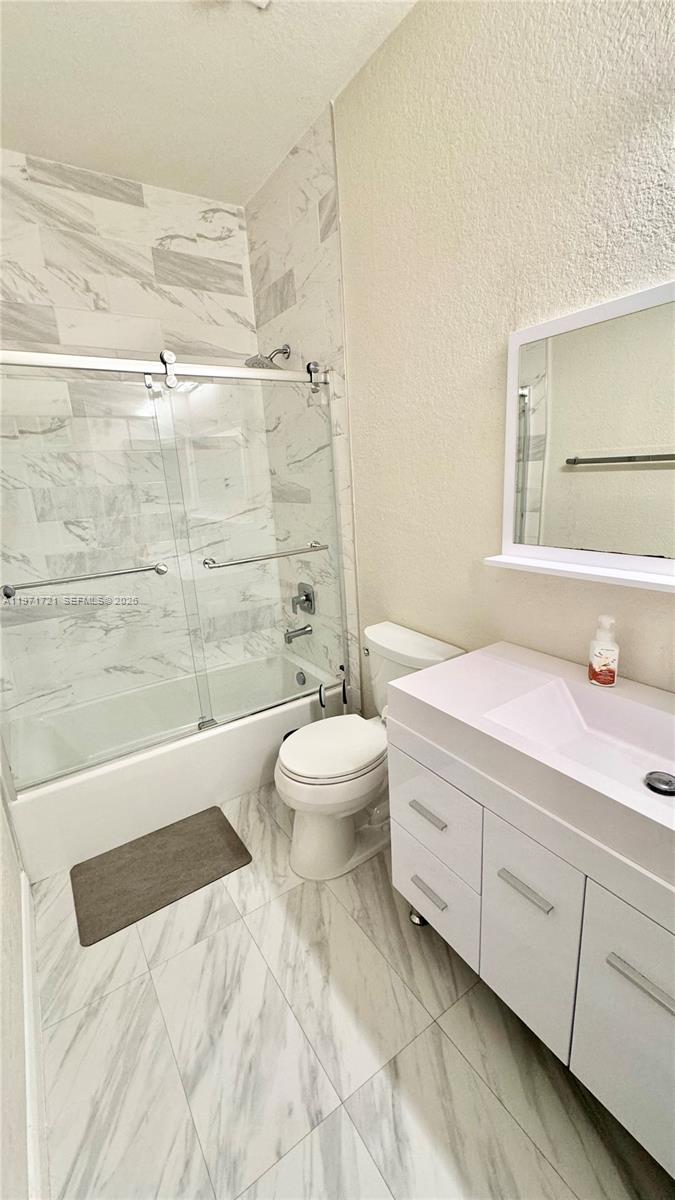 ISLANDS AT DORAL 1ST ADDN - Residential