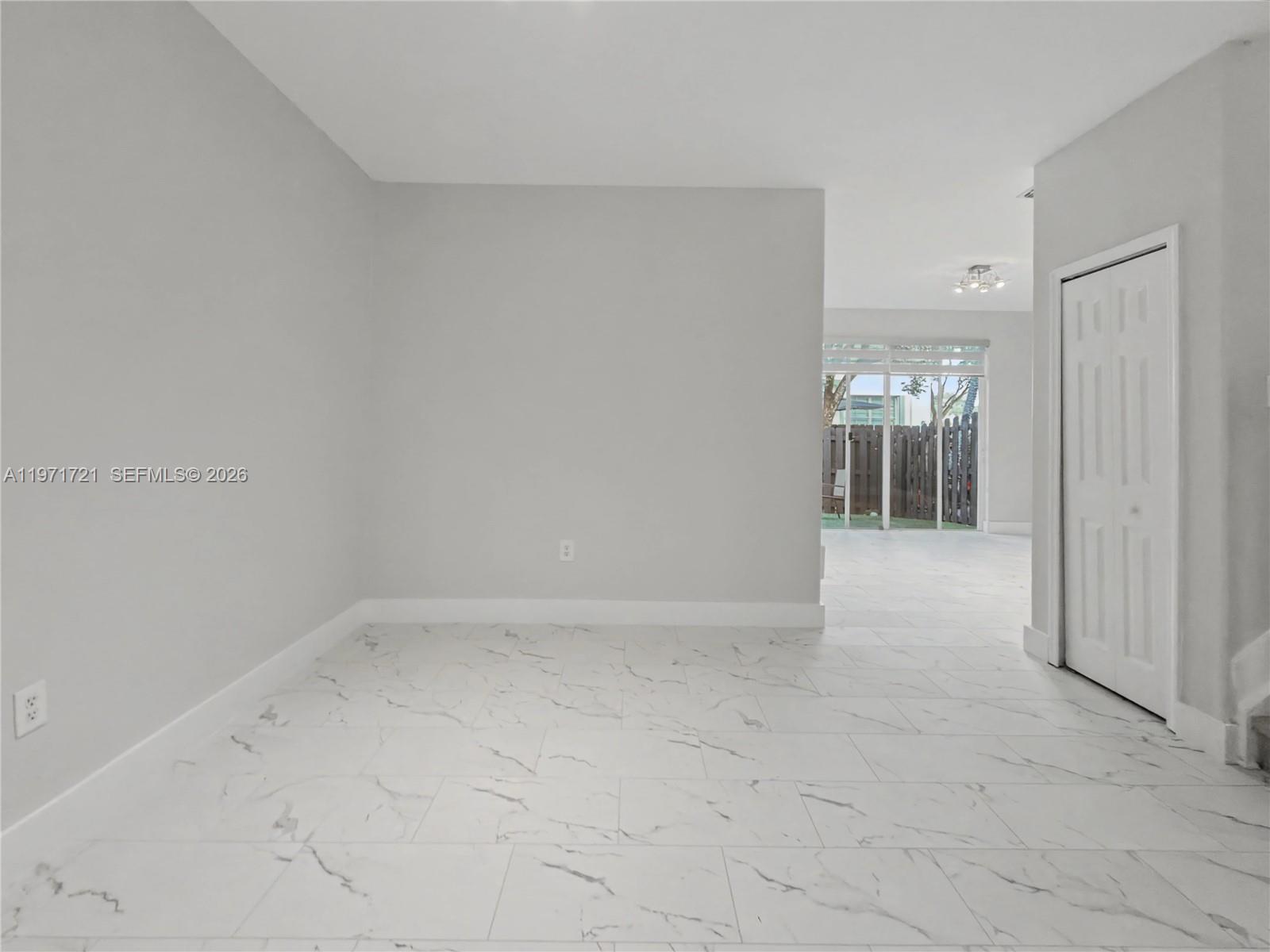 ISLANDS AT DORAL 1ST ADDN - Residential