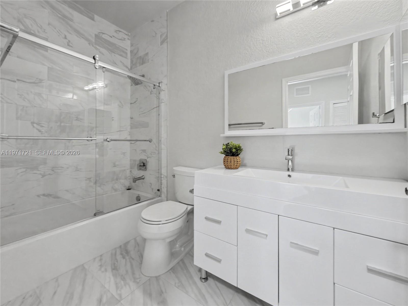 ISLANDS AT DORAL 1ST ADDN - Residential