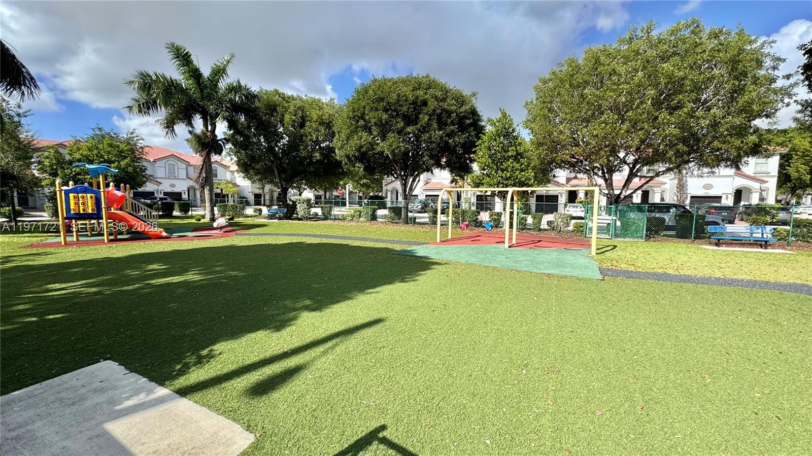 ISLANDS AT DORAL 1ST ADDN - Residential