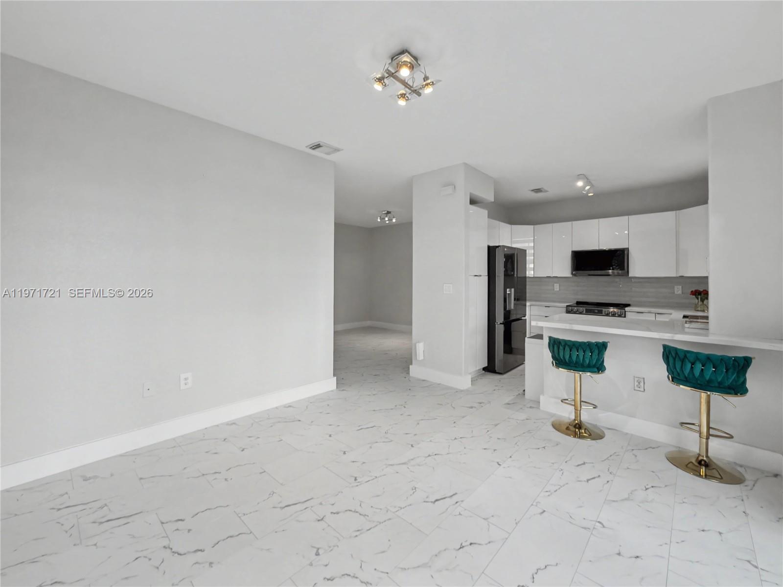 ISLANDS AT DORAL 1ST ADDN - Residential