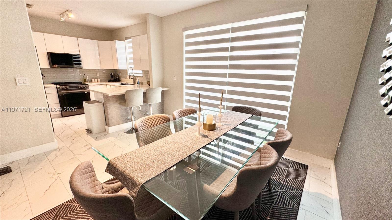 ISLANDS AT DORAL 1ST ADDN - Residential