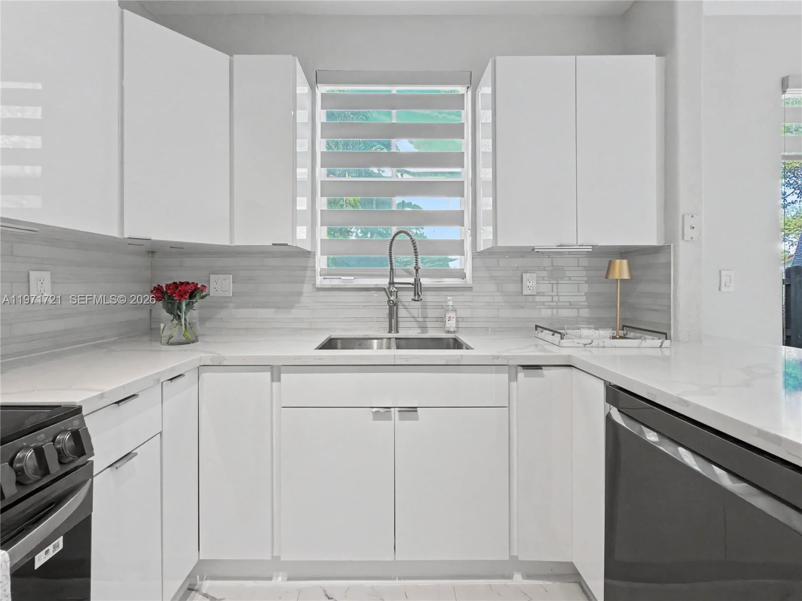 ISLANDS AT DORAL 1ST ADDN - Residential