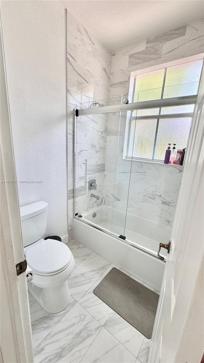 ISLANDS AT DORAL 1ST ADDN - Residential