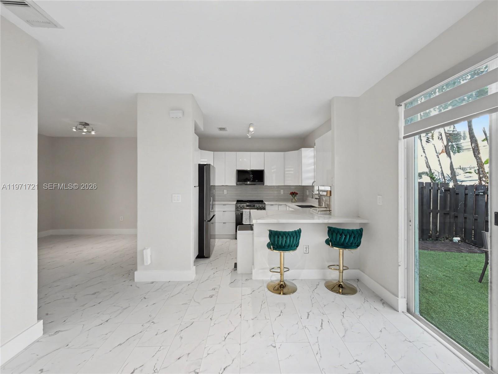 ISLANDS AT DORAL 1ST ADDN - Residential