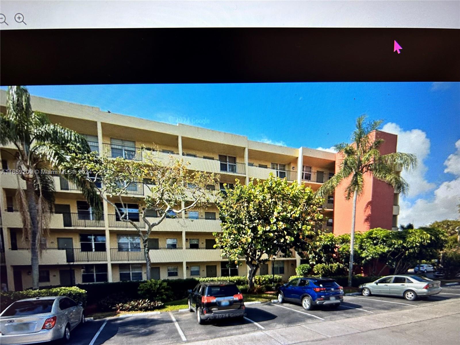 CASA VERANO CONDO - Residential