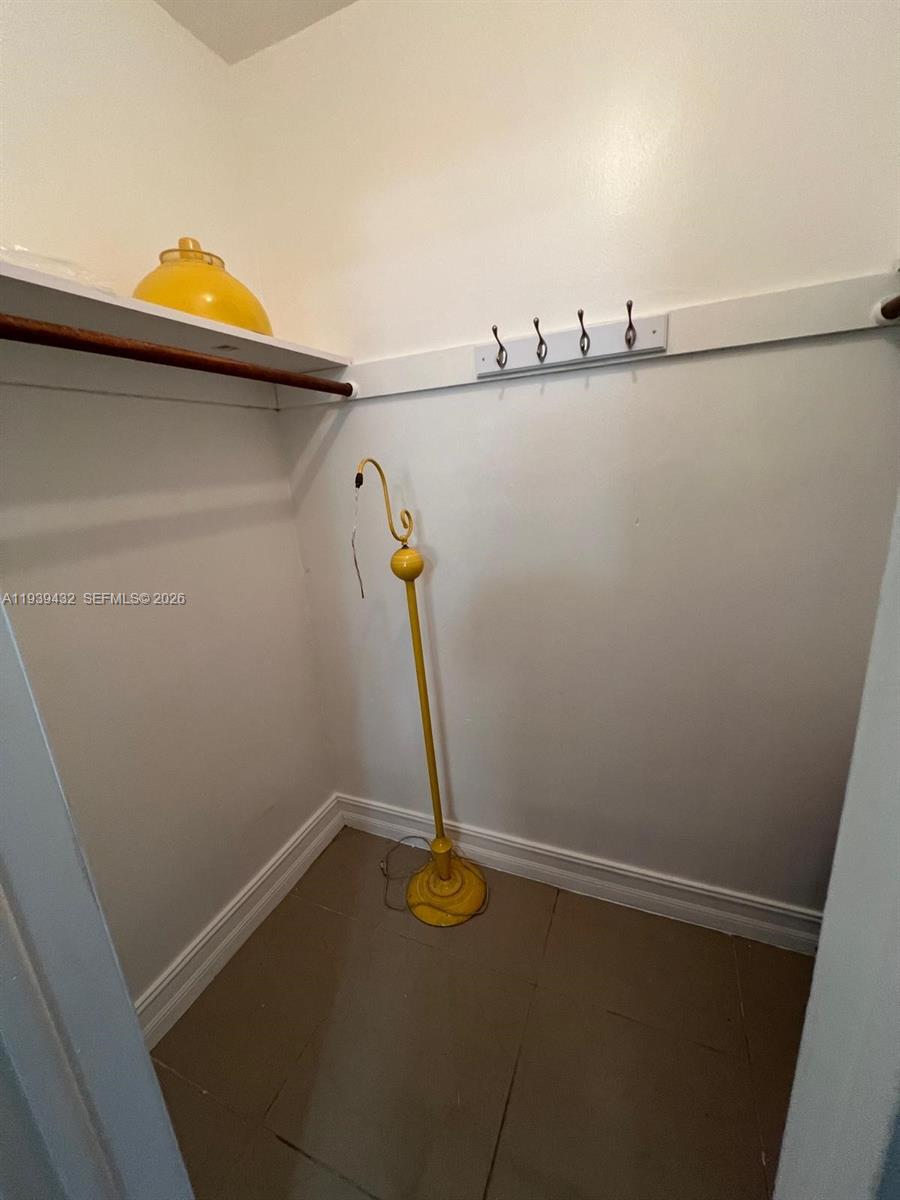 ROOSEVELT GARDENS 2ND ADD - Residential Lease