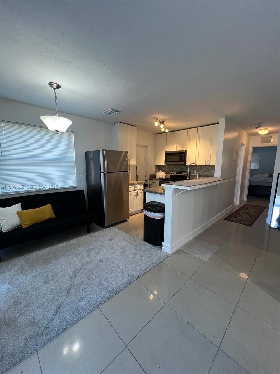 ROOSEVELT GARDENS 2ND ADD - Residential Lease