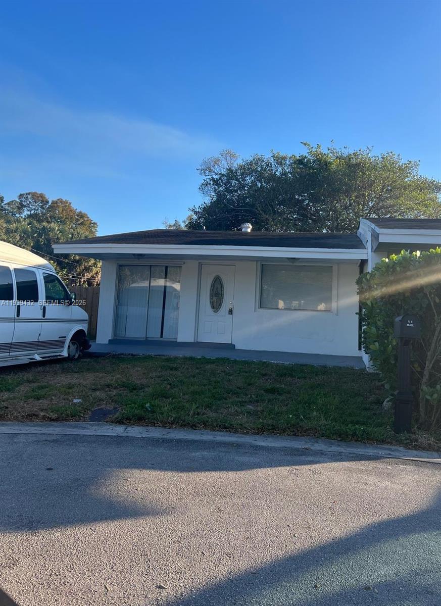 ROOSEVELT GARDENS 2ND ADD - Residential Lease